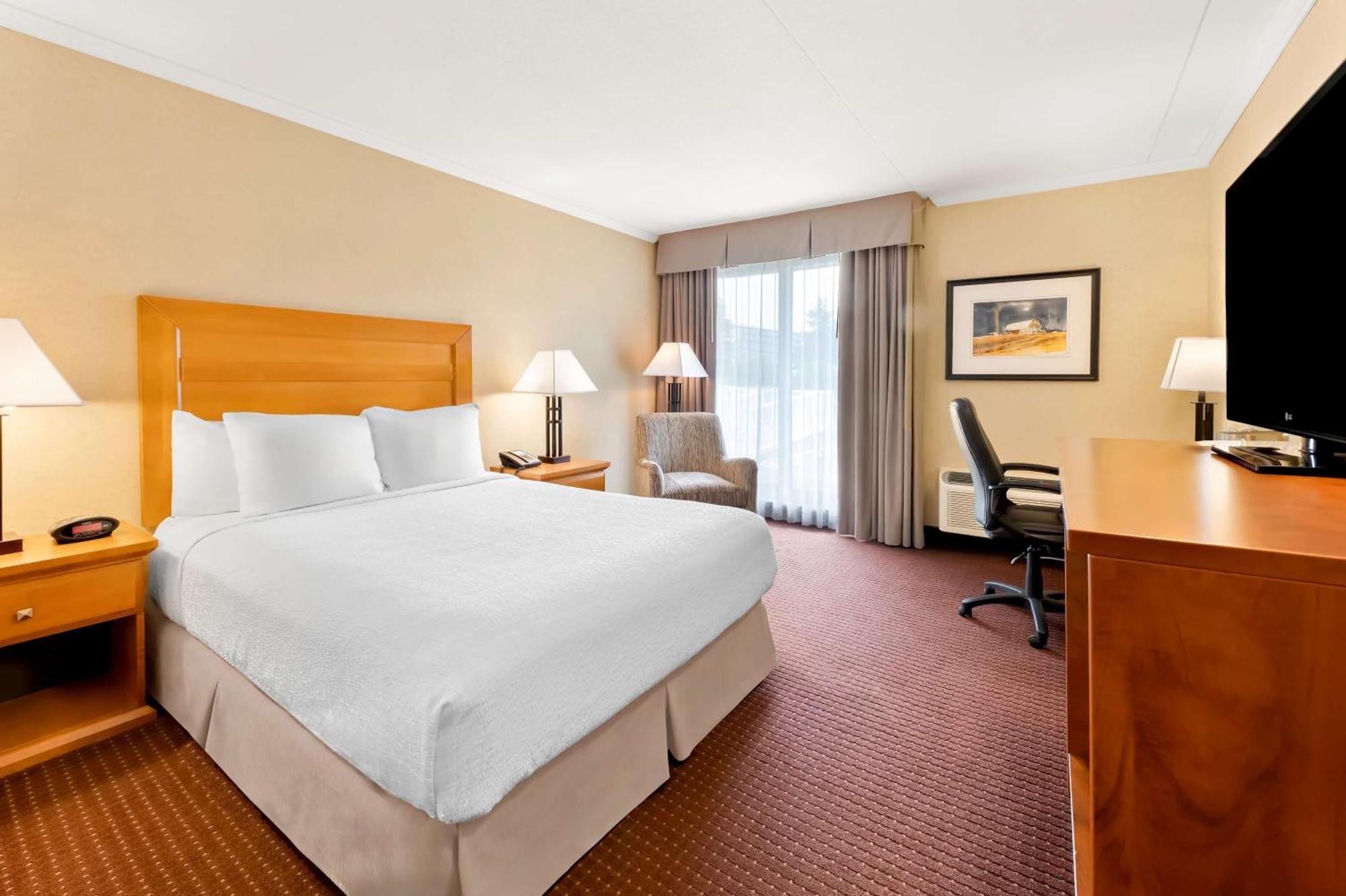 ת'אנדר ביי Best Western Plus Norwester Hotel & Conference Centre מראה חיצוני תמונה