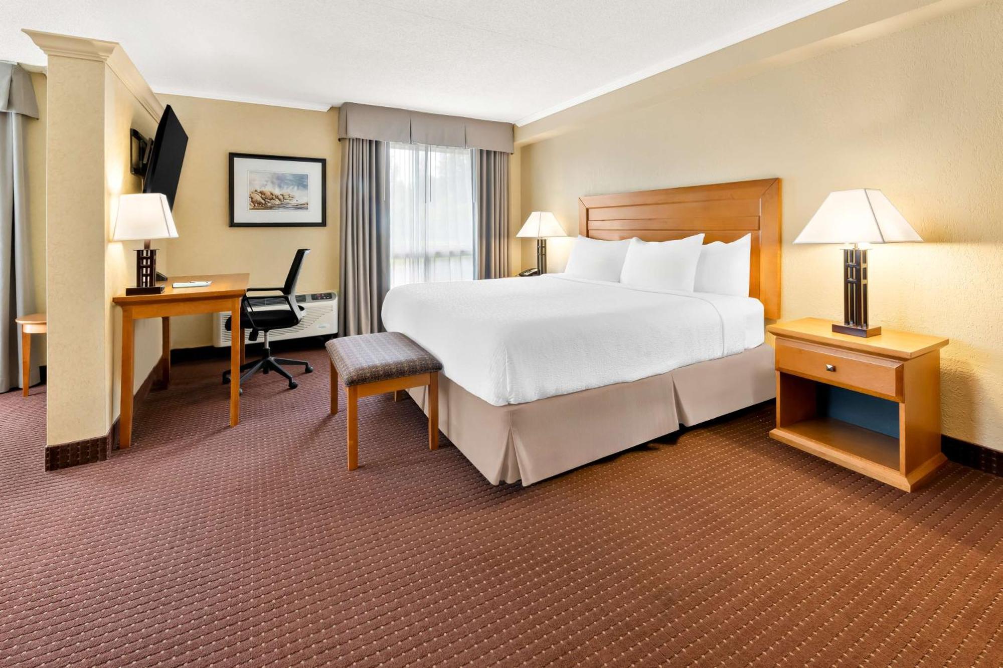 ת'אנדר ביי Best Western Plus Norwester Hotel & Conference Centre מראה חיצוני תמונה