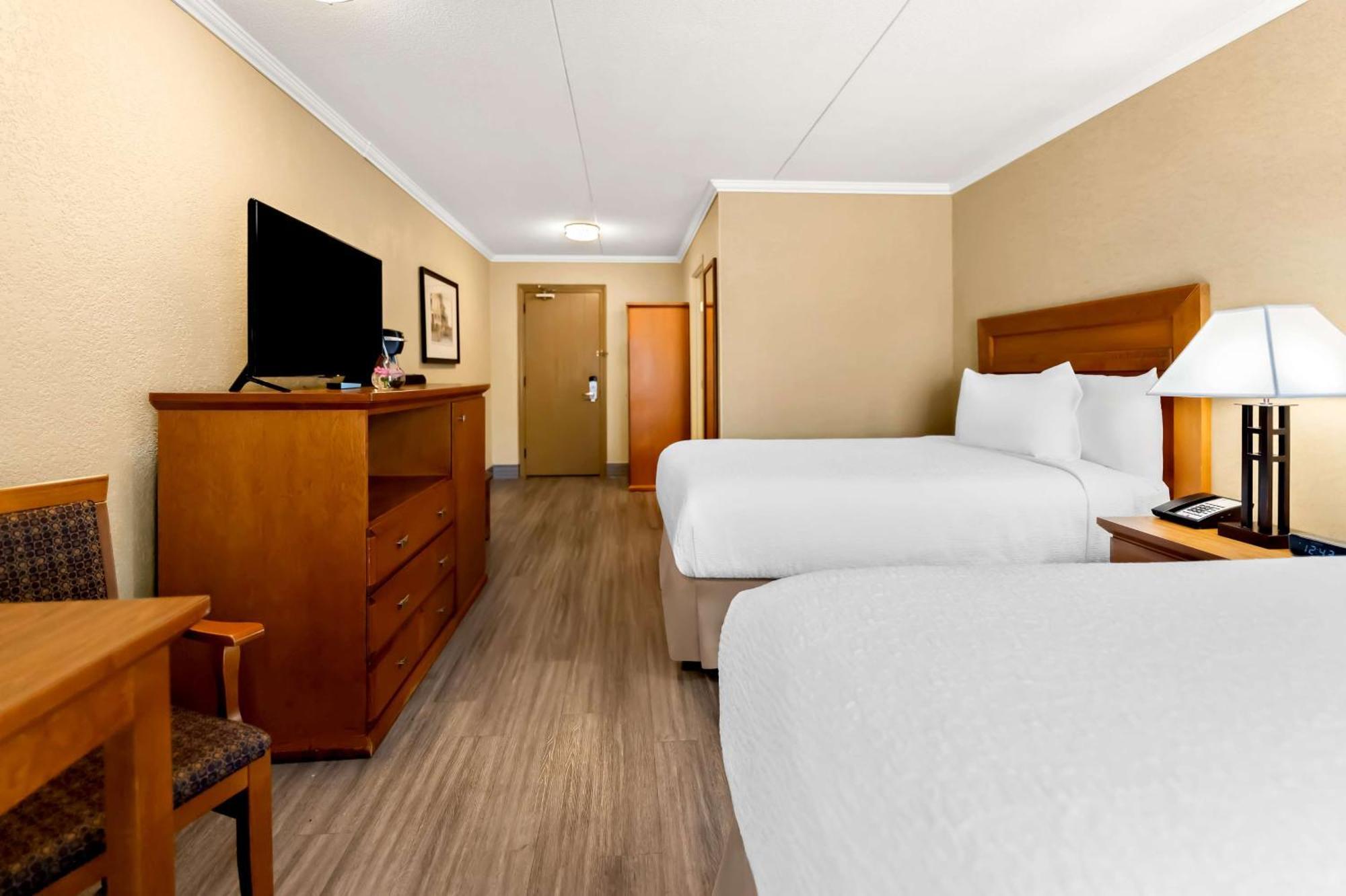 ת'אנדר ביי Best Western Plus Norwester Hotel & Conference Centre מראה חיצוני תמונה