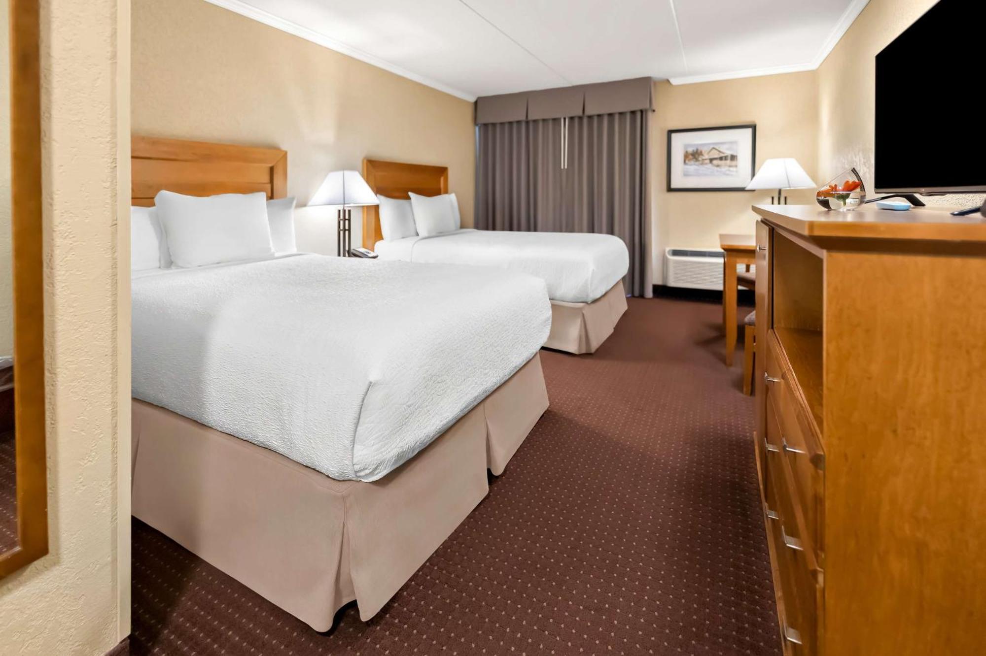 ת'אנדר ביי Best Western Plus Norwester Hotel & Conference Centre מראה חיצוני תמונה