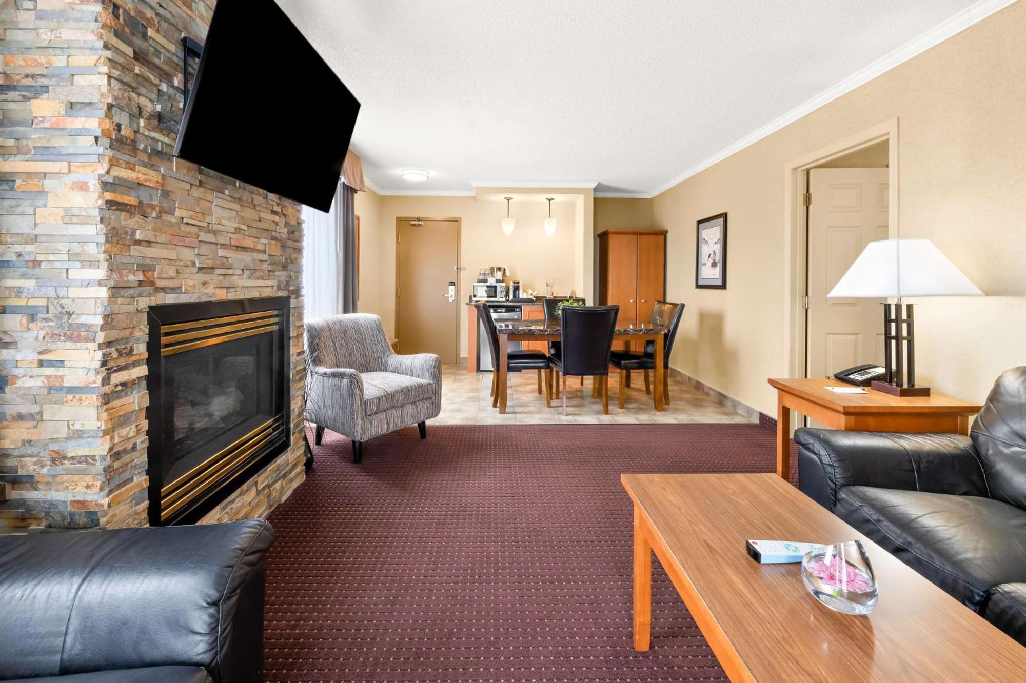 ת'אנדר ביי Best Western Plus Norwester Hotel & Conference Centre מראה חיצוני תמונה