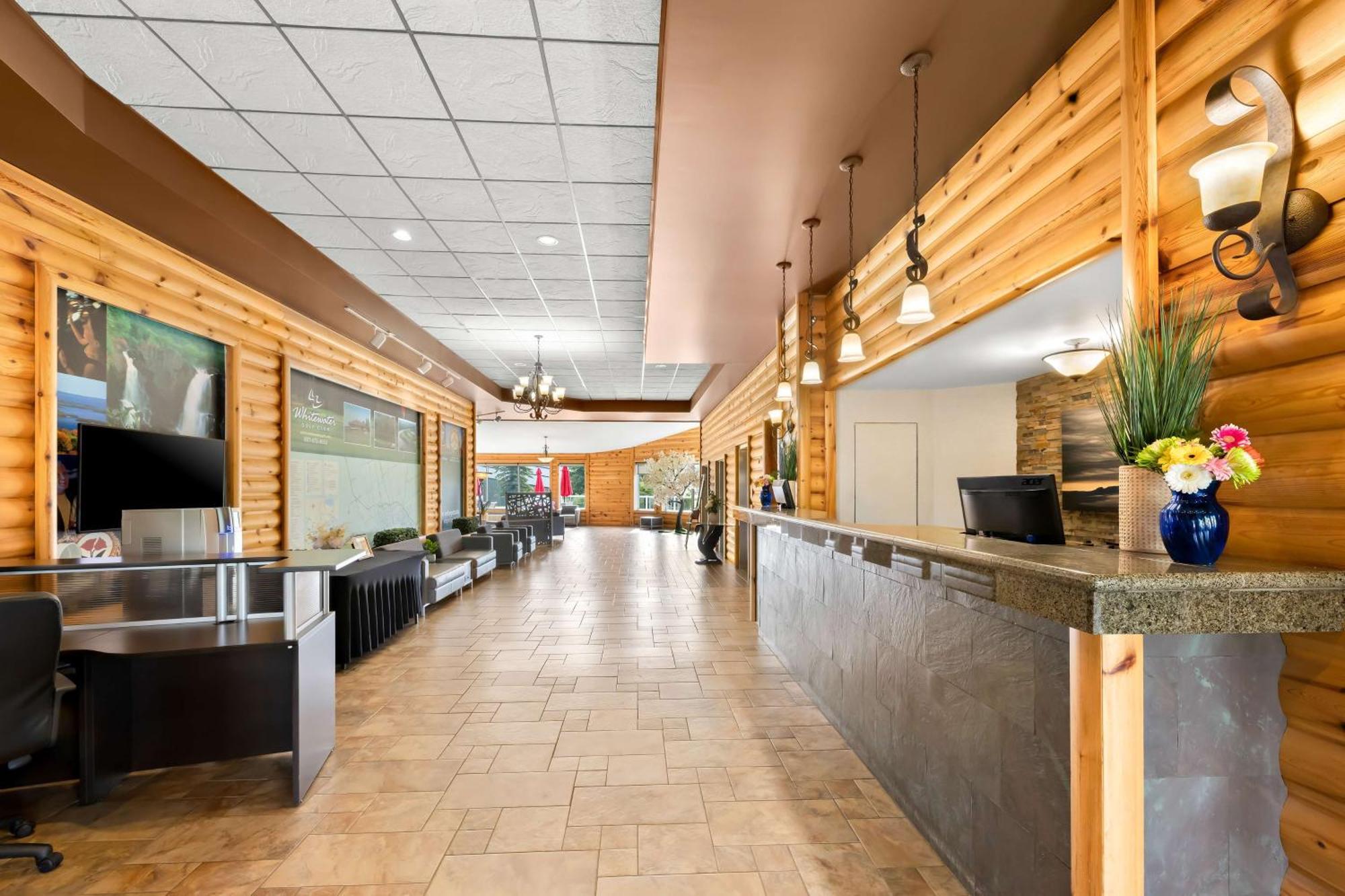 ת'אנדר ביי Best Western Plus Norwester Hotel & Conference Centre מראה חיצוני תמונה